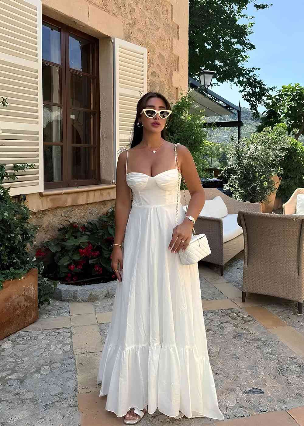 midi-vestido-branco-com-alcas-finas-e-saia-flutuante-vba203