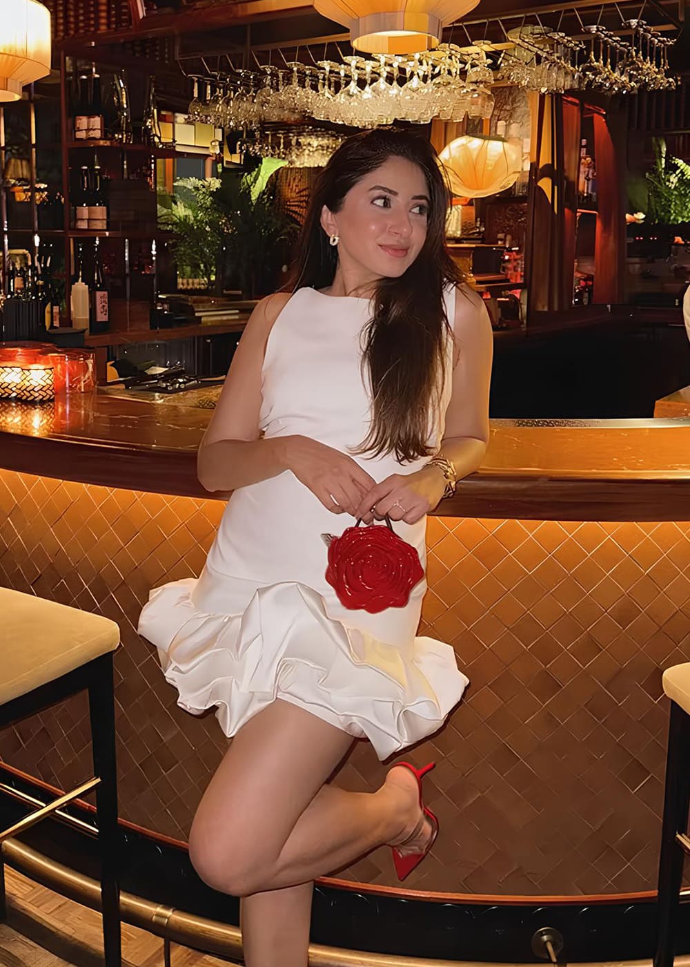 11-babados-vestido-curto-branco-com-decote-elegante-vcb501