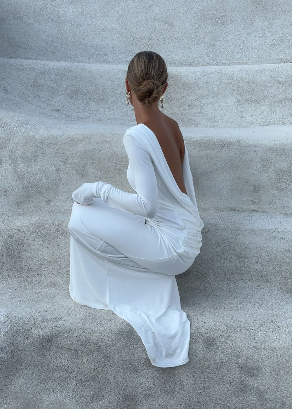 3-vestido-verao-branco-longo-com-decote-nas-costas