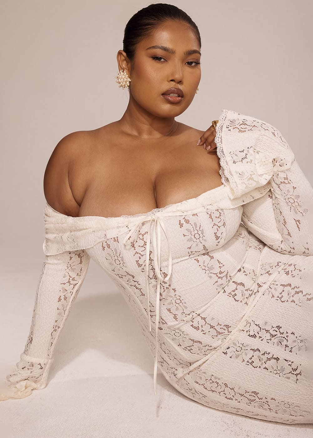 9-vestido-de-renda-branco-longo-com-mangas