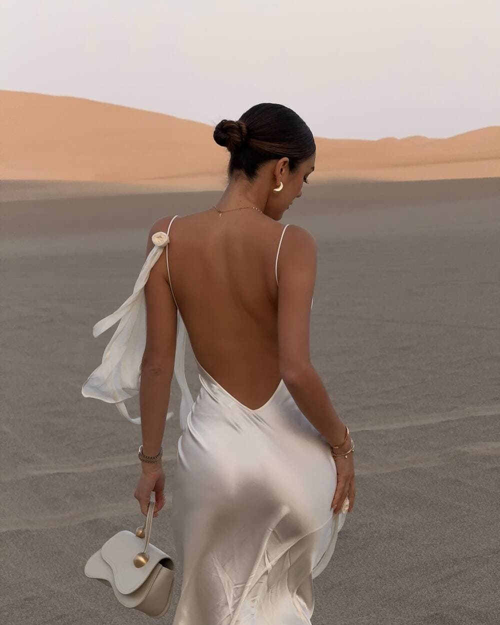 vestido-champagne-decote-costas vestido-champagne-decote-costas