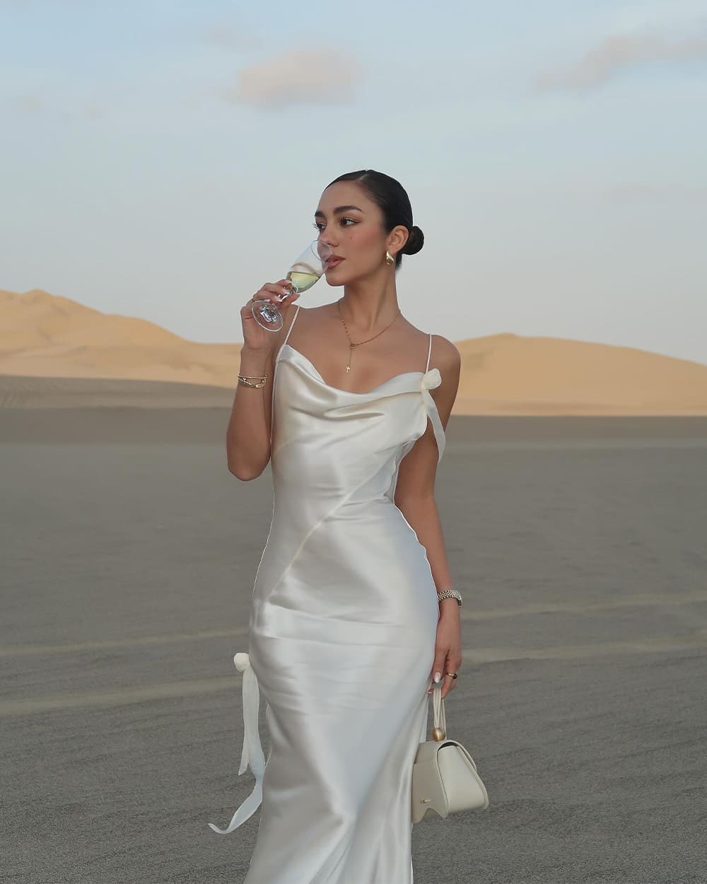 vestido-longo-cetim-alcas-finas vestido-longo-cetim-alcas-finas