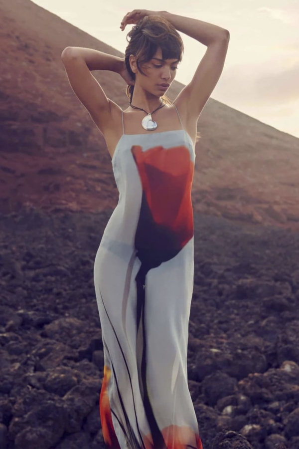 vestido-longo-estampado-arte-abstrata-alcas-finas