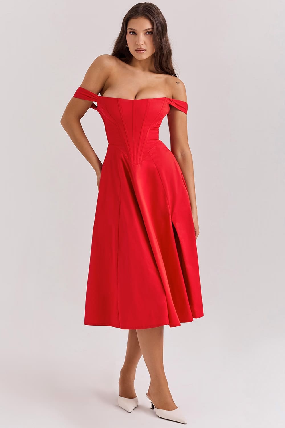 vestido-midi-corselet-vermelho-ombro vestido-midi-corselet-vermelho-ombro