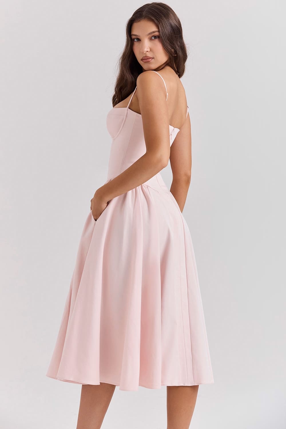 vestido-midi-rosa-alcas-finas vestido-midi-rosa-alcas-finas