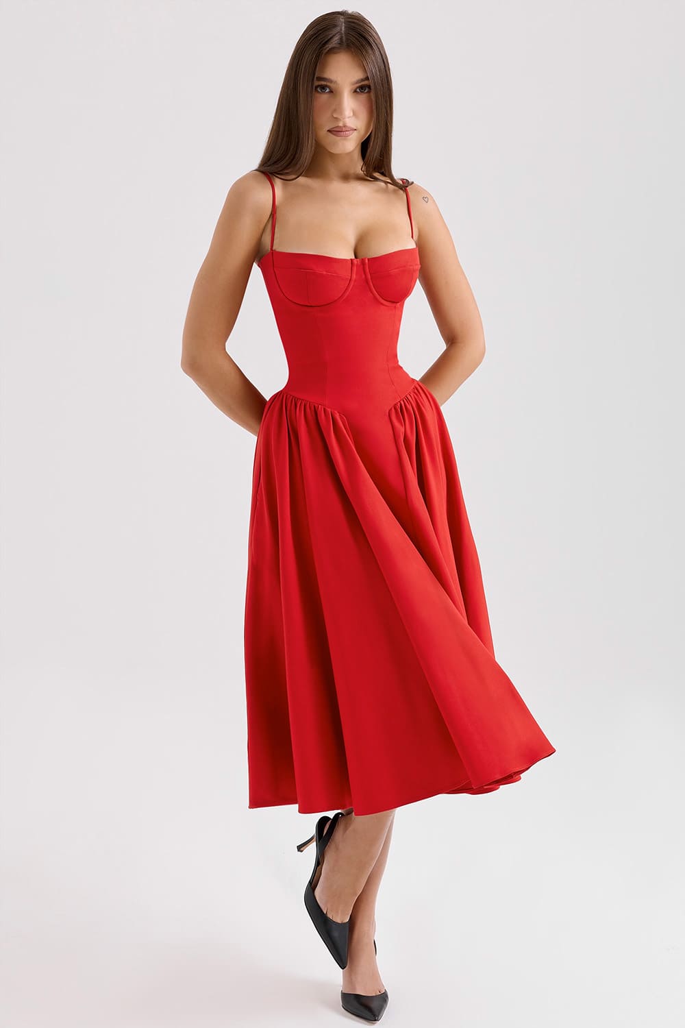 vestido-vermelho-midi-saia-rodada-alcas-finas vestido-vermelho-midi-saia-rodada-alcas-finas